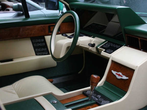 Aston Martin Lagonda фото