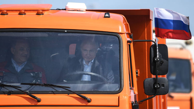 Путин за рулем фото