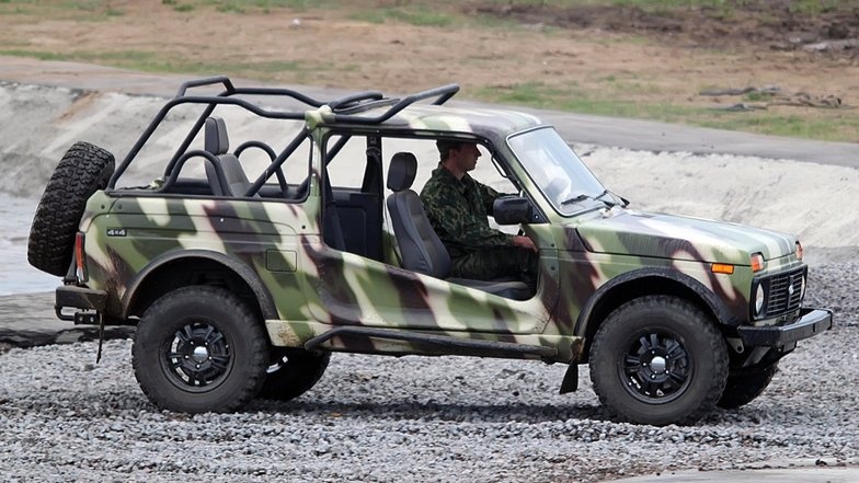 Гражданские версии военных автомобилей